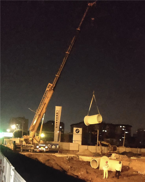 宁都县“弯臂矫正”—— 吊车的 “形变补偿” 技术