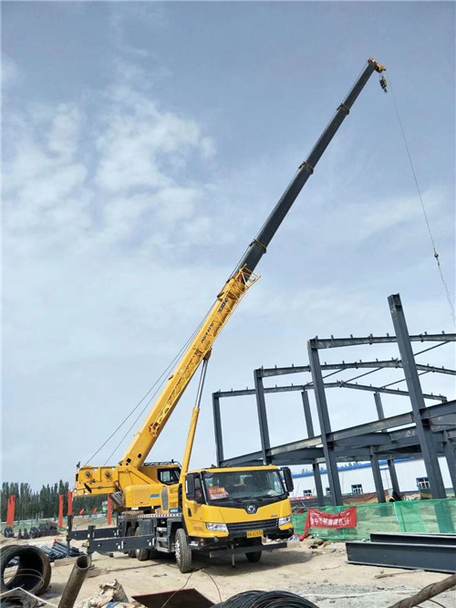宁都县超高层建筑钢结构吊装案例
